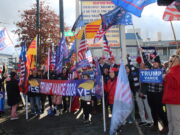 Người Việt Seattle xuống đường ủng hộ cựu TT Trump lần thứ tư